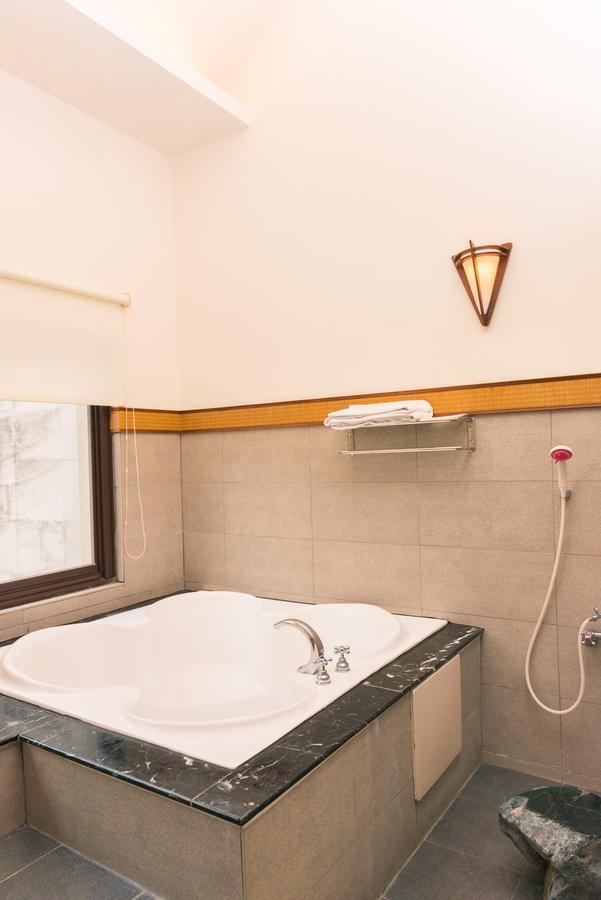 Palm Villa Guesthouse Nantou Esterno foto