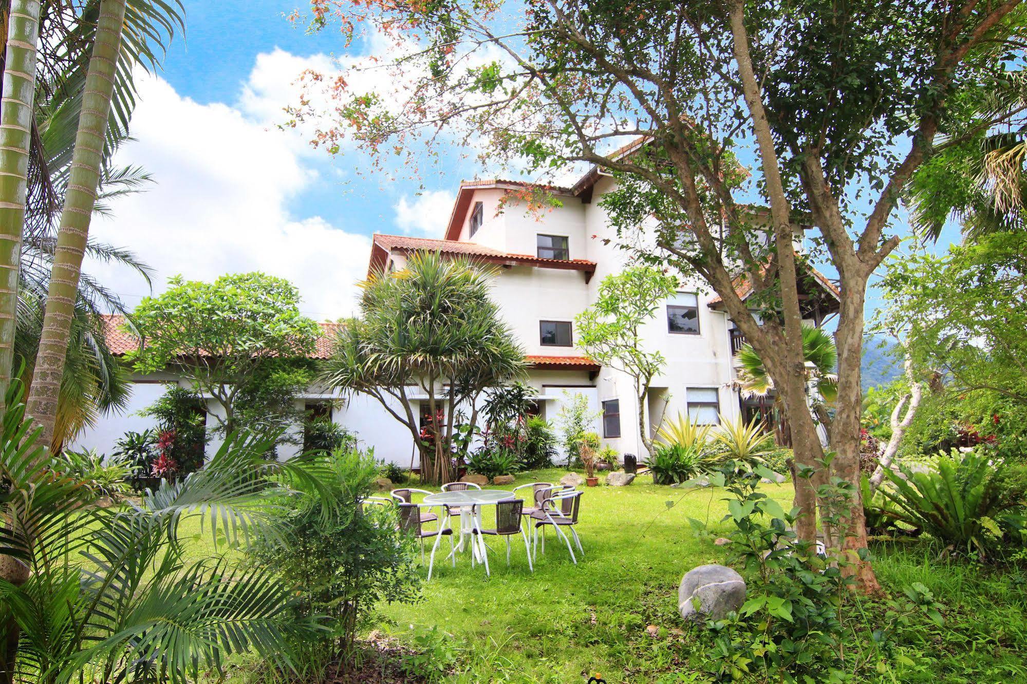 Palm Villa Guesthouse Nantou Esterno foto