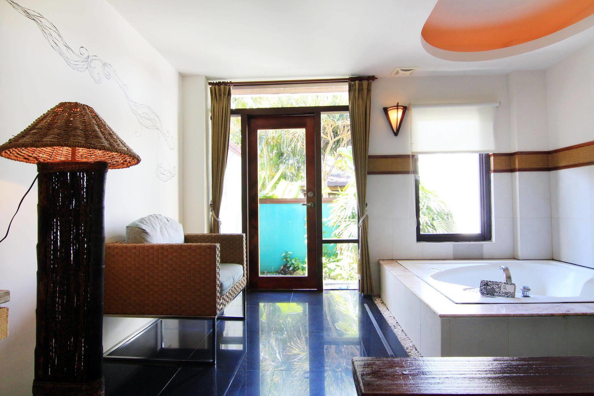 Palm Villa Guesthouse Nantou Esterno foto